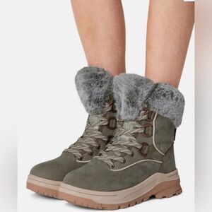 Roxy olive green YUMA laceup waterproof Winter boots size 9.5 new‎